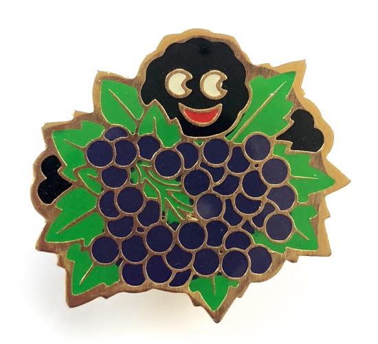 Robertsons Golly blackcurrant fruit advertising badge circa 1980