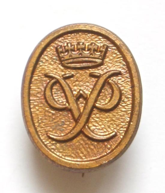 Duke of Edinburghs bronze award pin badge by H.W.Miller