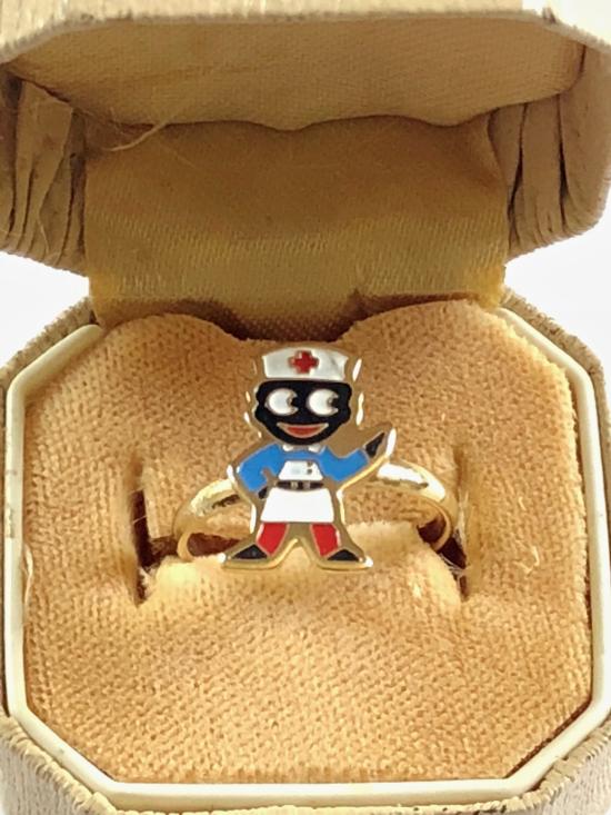 Robertsons 1984 Golly nurse advertising badge ring