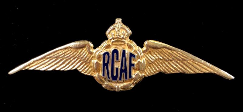 Royal Canadian Air Force RCAF silver gilt wing pin badge by Birks Canada