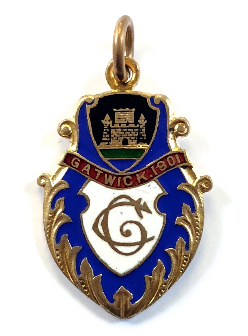 1901 Gatwick Racecourse horse racing club badge