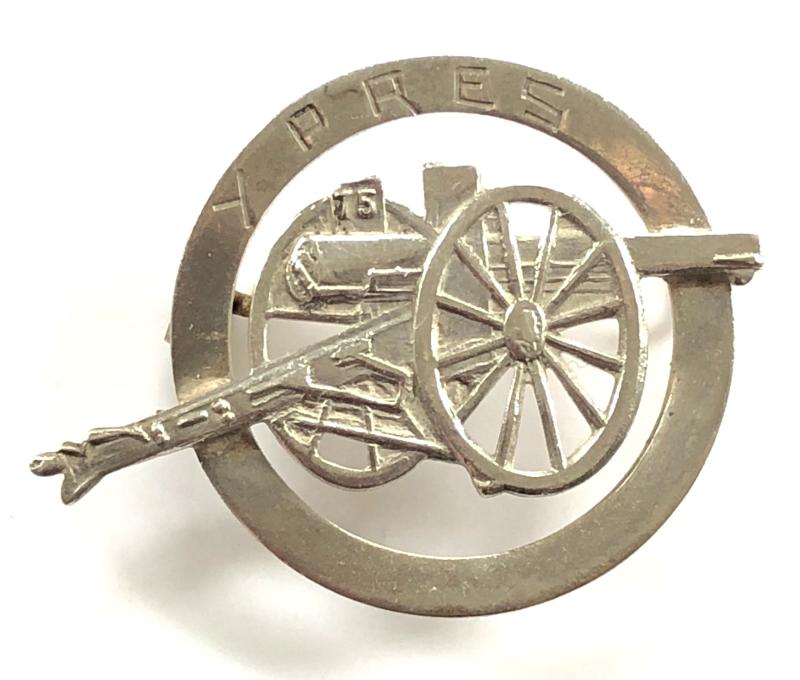 WWI YPRES French heavy artillery 75 gun battle pin badge