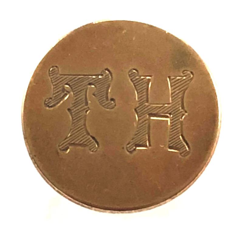 Thanet and Herne Harriers hunt button E.Tautz & Sons London