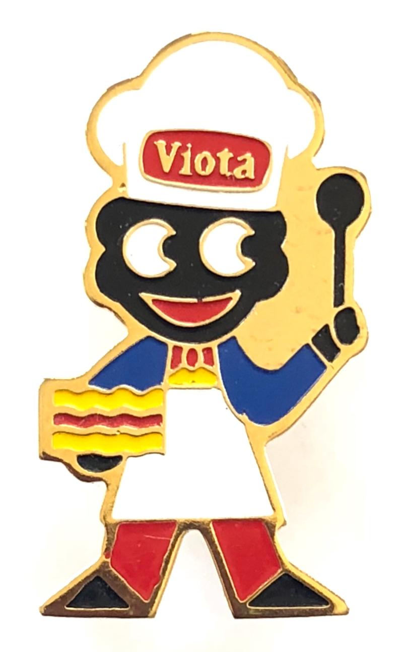 Robertsons 1980's Golly Baker Viota cake products advertising badge