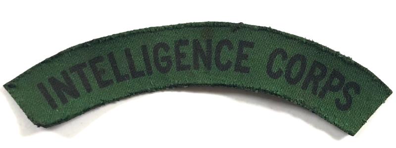 WW2 Intelligence Corps printed cloth shoulder title badge