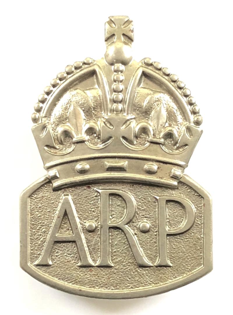WW2 Air Raid Precautions ARP white metal lady warden pin badge 1940 to 1943