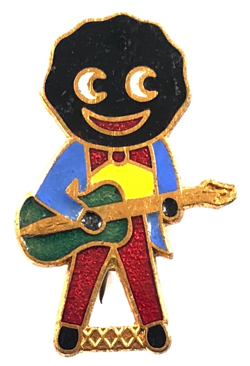 Robertsons 1970s Golly Guitarist advertising badge by Fattorini
