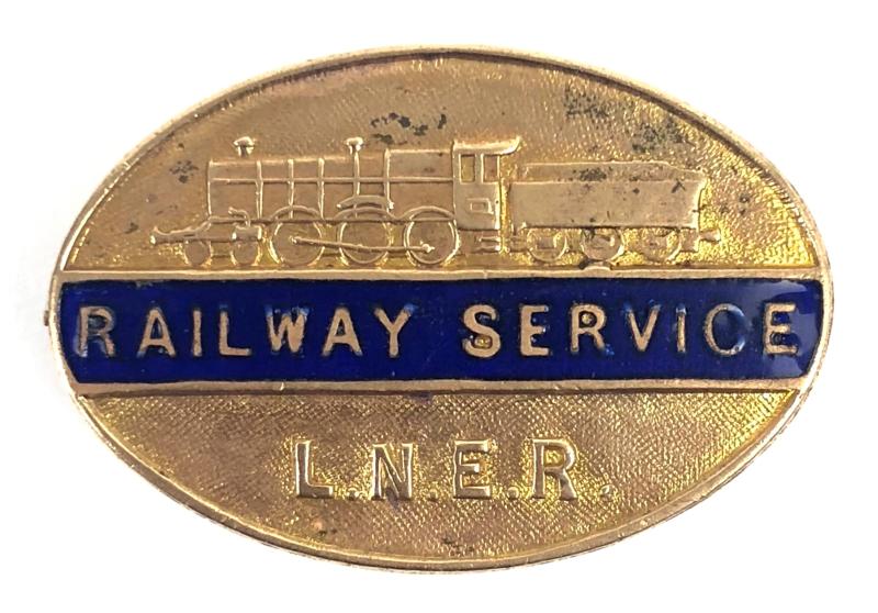 London & North Eastern Railway LNER war service badge E31582