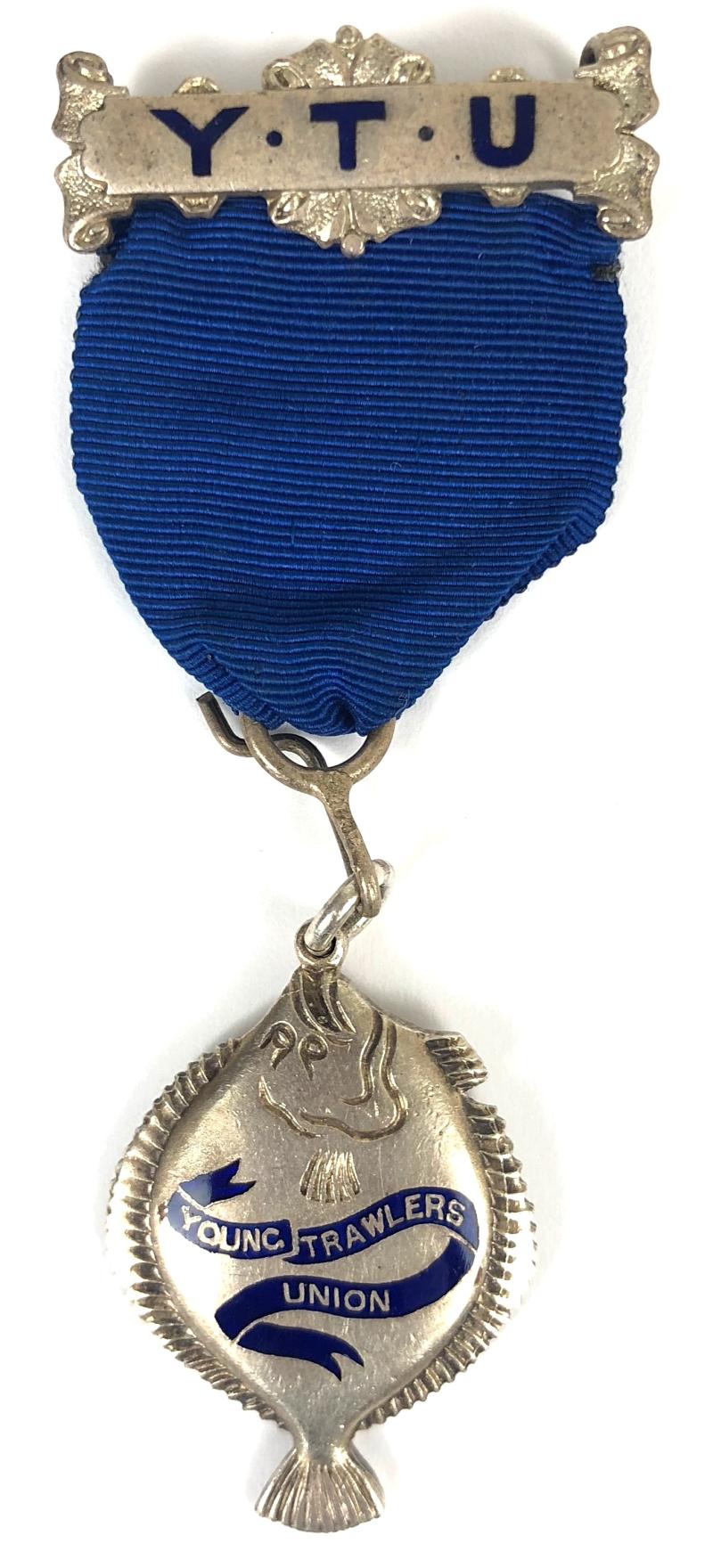 Royal National Mission To Deep Sea Fishermen Young Trawlers Union Badge