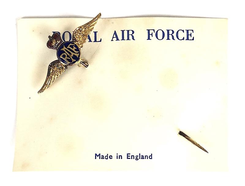 EIIR Royal Air Force pilot's wing enamel RAF cravat pin badge on retailers card