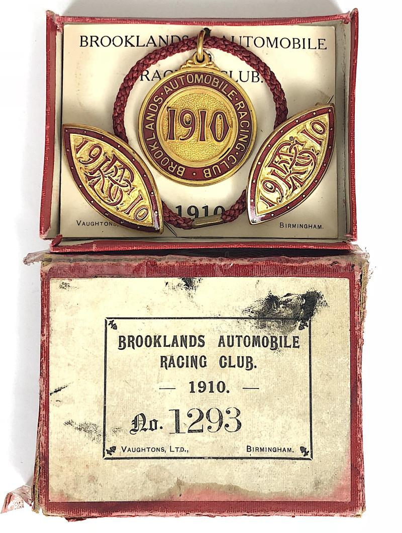 Brooklands Automobile Racing Club BARC 1910 rare set of cased badges