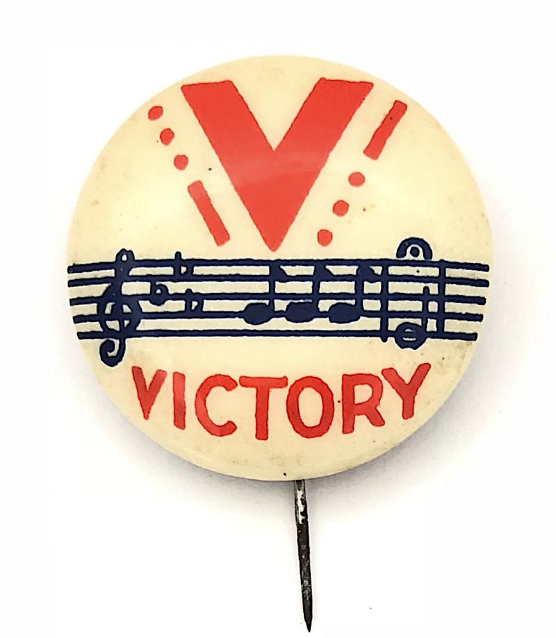 WW2 Winston Churchills V for Victory morse code musical notes badge
