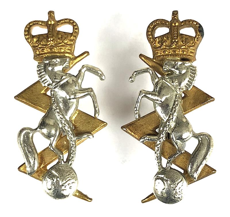 Royal Electrical & Mechanical Engineers REME pair of collar badges