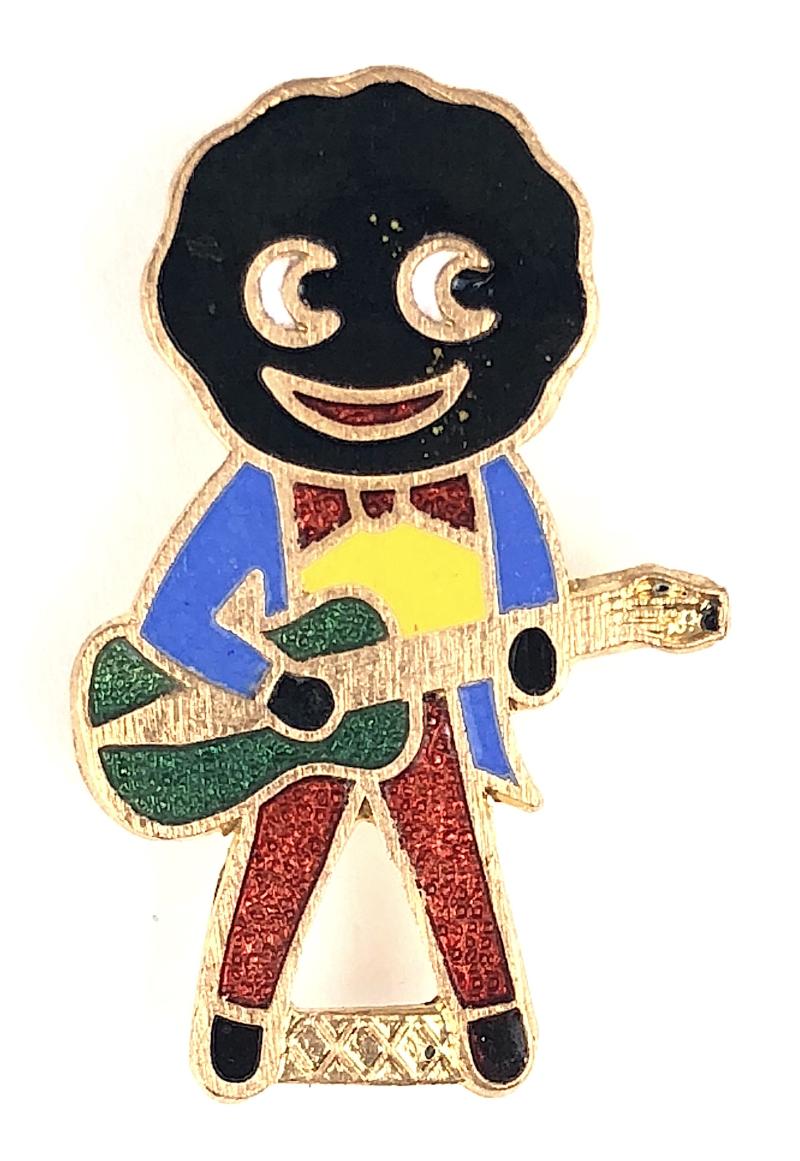 Robertsons 1970s Golly guitarist advertising badge R.E.V.Gomm