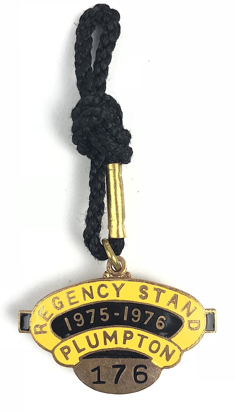 1975 -1976 Plumpton Regency Stand horse racing club badge