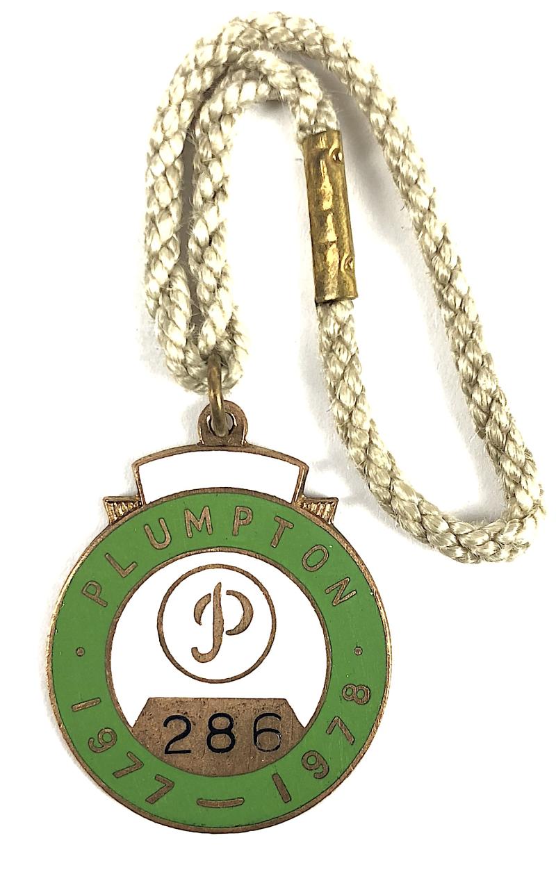 1977 - 78 Plumpton Racecourse horse racing club badge East Sussex
