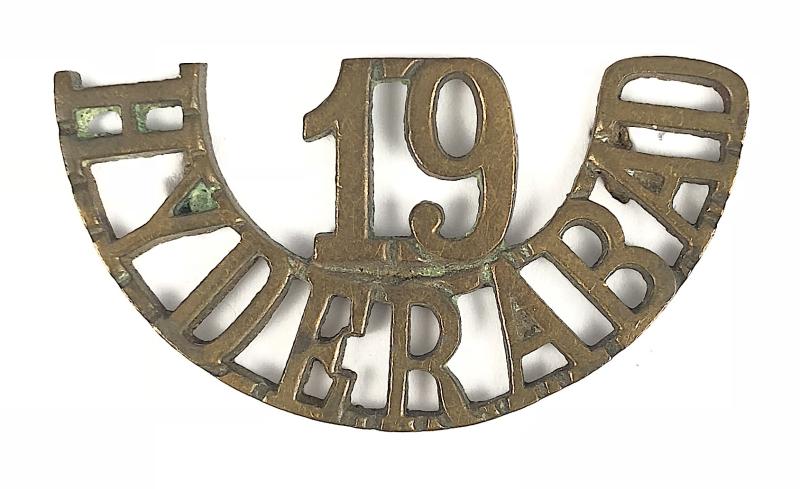 Indian Army 19th Hyderabad Regiment Brass Shoulder Title Badge c.1922 - 1945