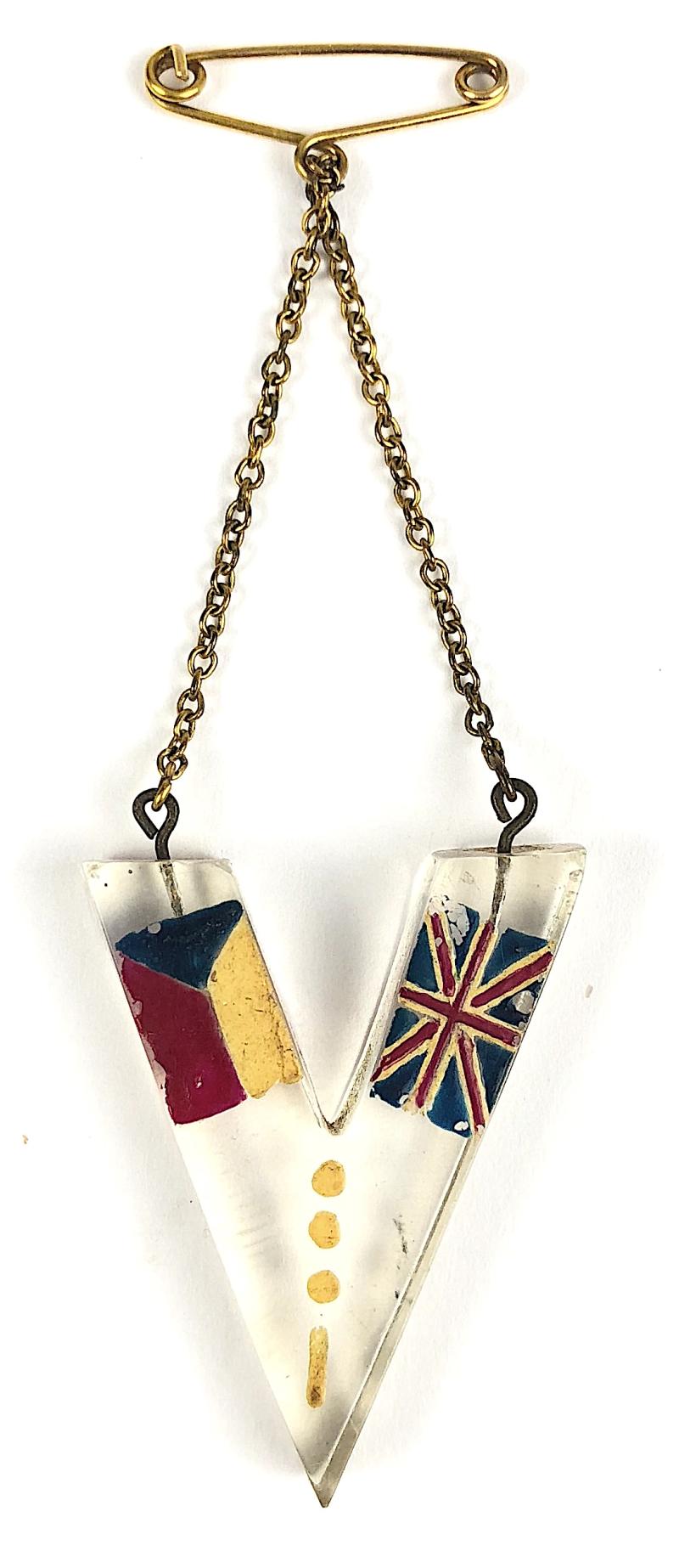 WW2 Churchills V For Victory United Flags Perspex  Badge