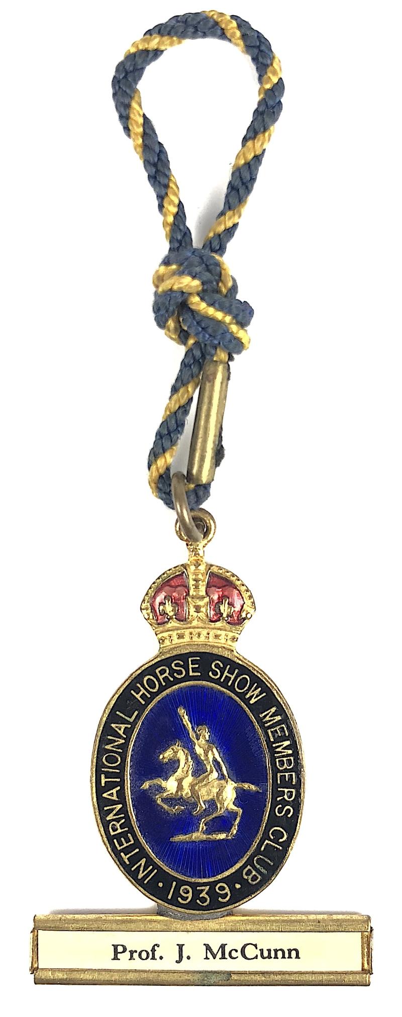 1939 International Horse Show Members Club named badge