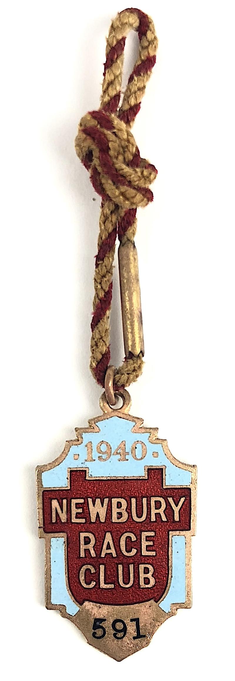 1940 Newbury Racecourse Gentlemans horse racing club wartime badge