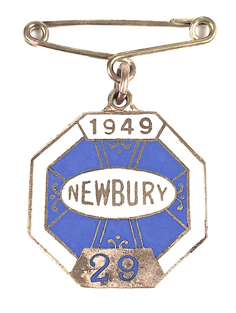 1949 Newbury Racecourse ladies horse racing club pin badge