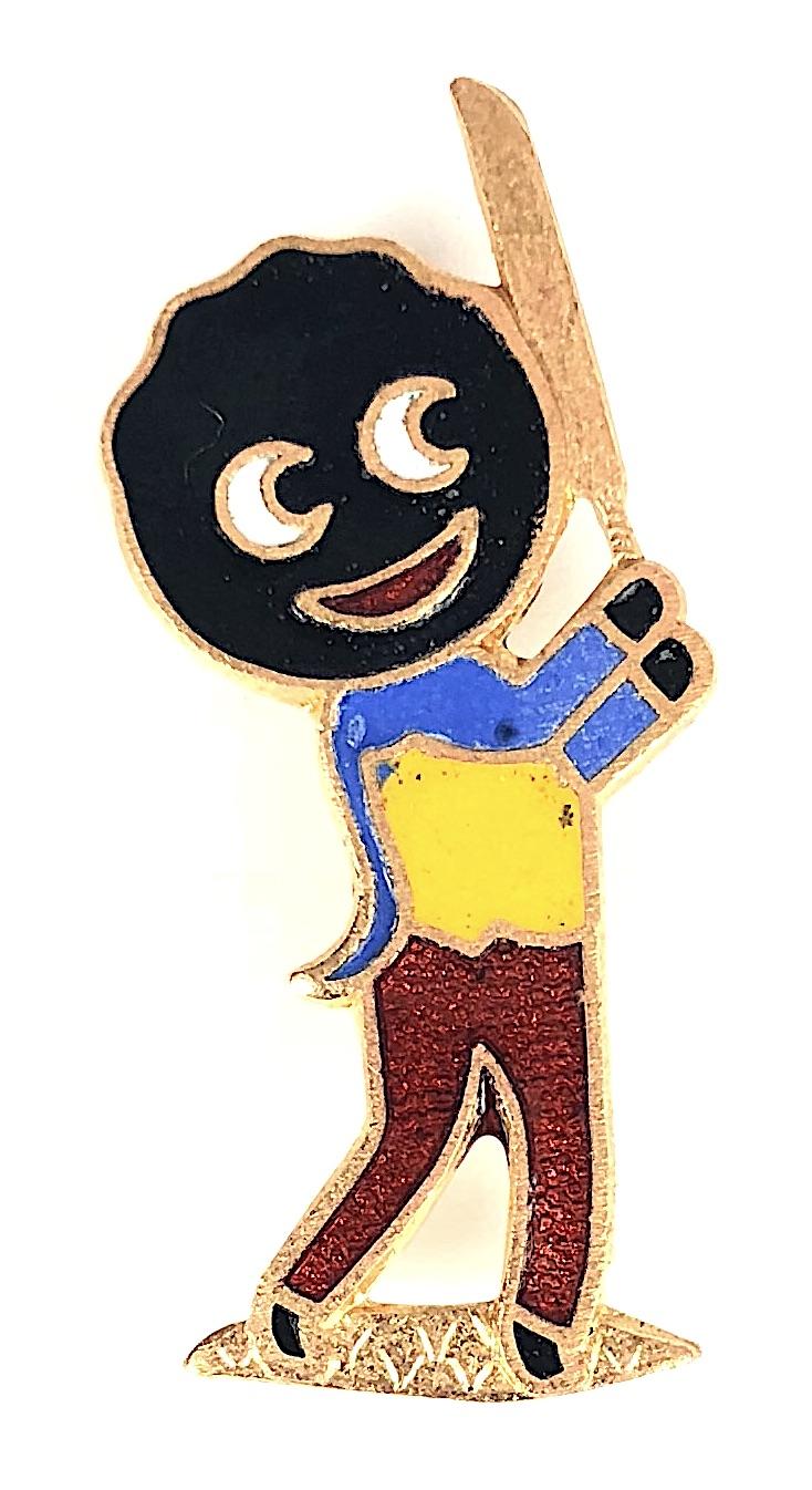 Robertsons 1970s Golly Cricketer advertising badge R.E.V. Gomm