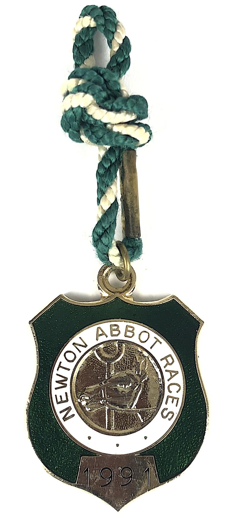 1991 Newton Abbot Races gentlemans horse racing club badge Devon