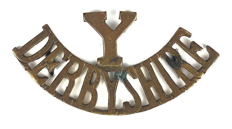 Derbyshire Yeomanry brass shoulder title badge