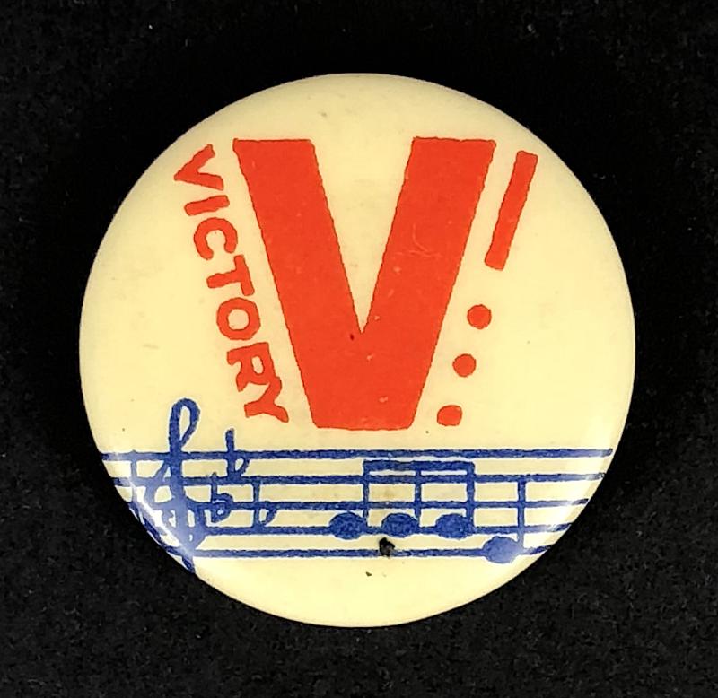 WW2 Winston Churchills V for Victory morse code musical notes badge