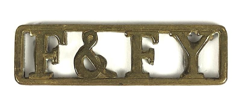 Fife and Forfar Yeomanry brass shoulder title badge