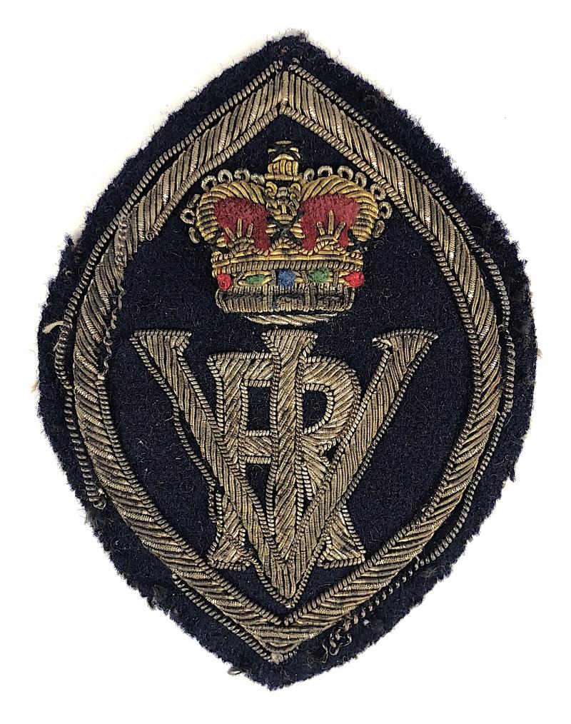 Queens Institute of District Nursing large gold bullion badge Height 100mm.
